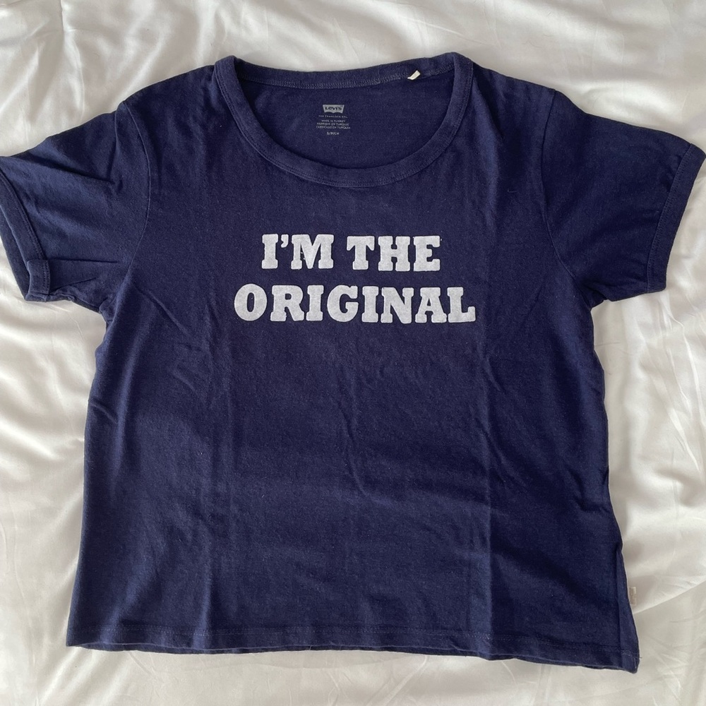 Levi’s printed tee in a size small